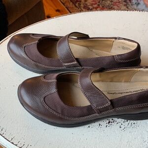 Softspots Leather Women's Brown Mary Jane Flats